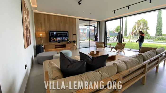 Penginapan untuk Rombongan di Villa Lembang 8 Kamar Private Pool 16 keluarga