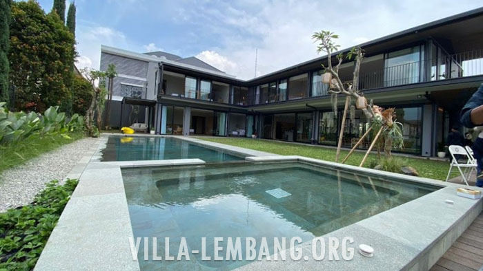 Penginapan untuk Rombongan di Villa Lembang 8 Kamar Private Pool luas