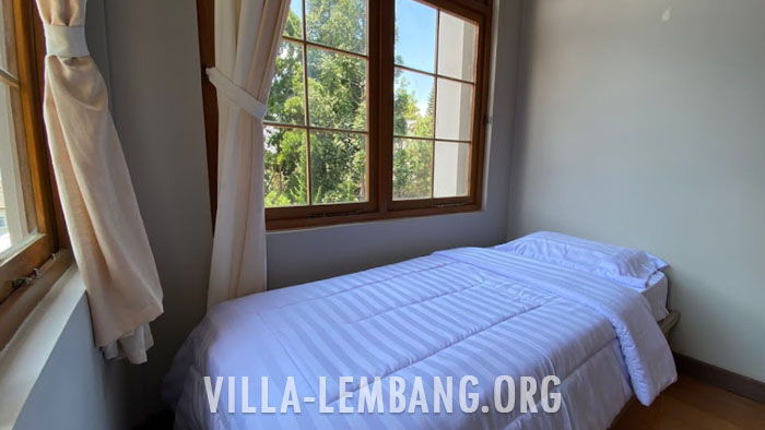 Rekomendasi Sewa Villa Lembang Bandung 30 Orang Private Pool 5 kamar tidur