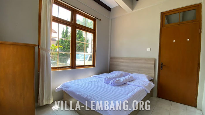 Rekomendasi Sewa Villa Lembang Bandung 30 Orang Private Pool ada 5 kamar