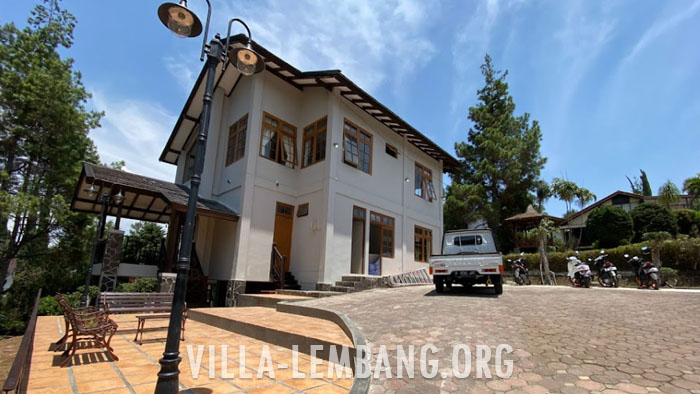 Rekomendasi Sewa Villa Lembang Bandung 30 Orang Private Pool murah banget