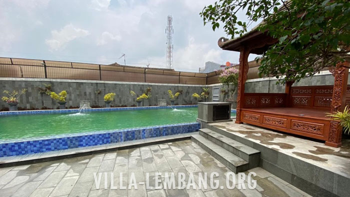 Rekomendasi Villa di Cikole Lembang Kapasitas 15 Orang, Private Pool harga murah
