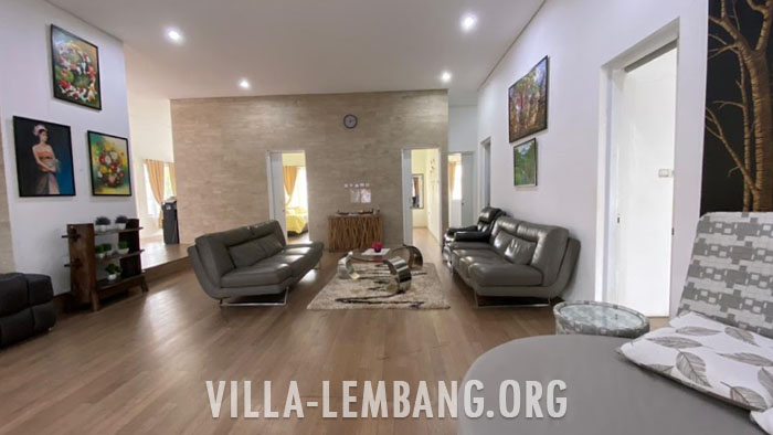 Rekomendasi Villa di Cikole Lembang Kapasitas 15 Orang, Private Pool keluarga besar