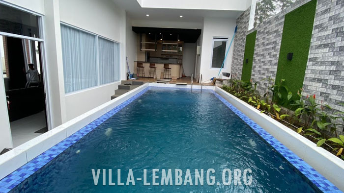 Sewa Villa di Lembang untuk Rombongan 25 Orang kolam renang