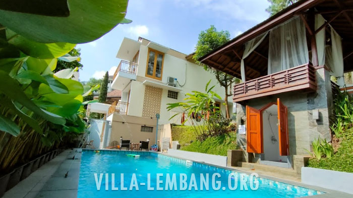 Villa 7 Kamar di Dago Bandung Kapasitas Sampai 20 Orang fasilitas private pool