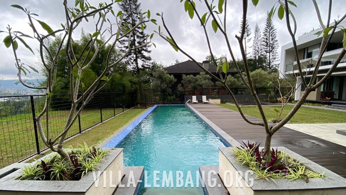 Villa AUR, Sewa Villa di Bandung Lembang kolam renang