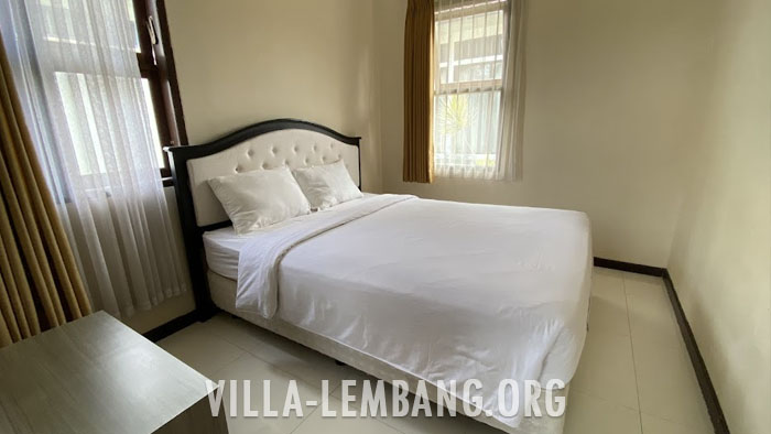 Villa Agung,Sewa Villa Kampung Daun ada 4 kamar