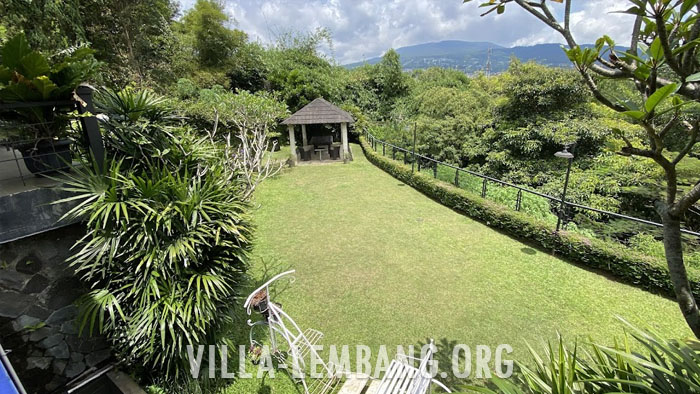 Villa Agung,Sewa Villa Kampung Daun,