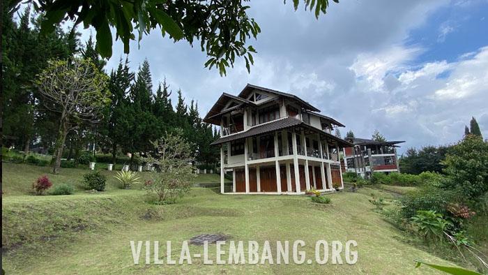 Villa Amanda, Sewa Villa Murah Lembang kapasitas 25 orang