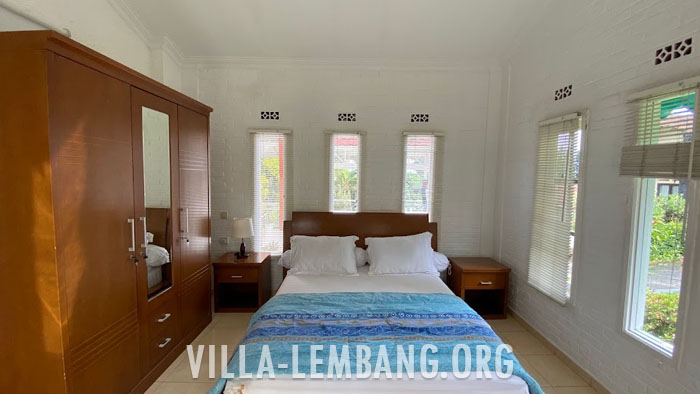 Villa Ambu, Sewa Villa Lembang menampung 20 orang
