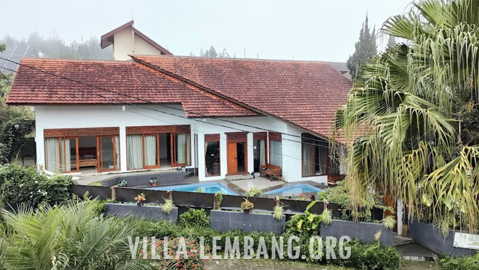 Villa Bali, Villa Istana Bunga kapasitas 20 orang
