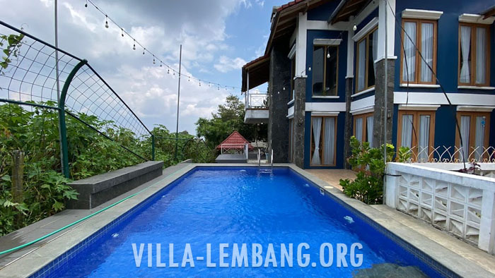 Villa Biru, Villa Istana Bunga Lembang private pool