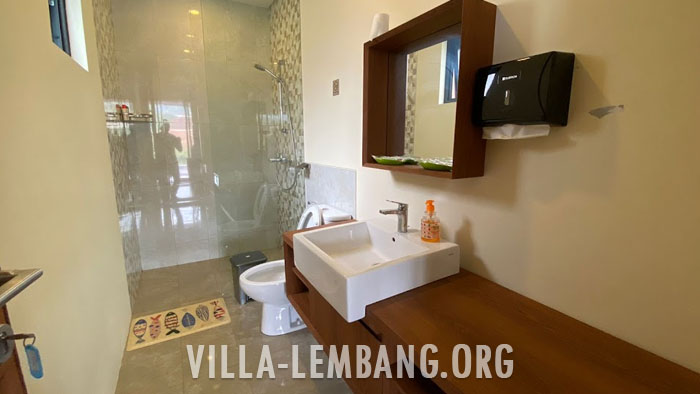 Villa DNA Dago, Sewa Villa Dago untuk 12 orang