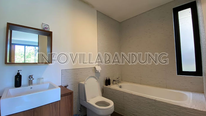 Villa DST, Villa Murah di Dago Bandung kolam renang