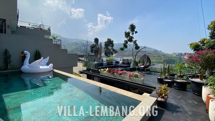 Villa Dobler, villa di dago village kolam renang