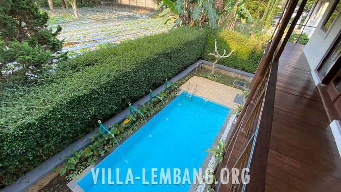 Villa JB 8, Sewa Villa Kampung Daun fasilitas kolam renang