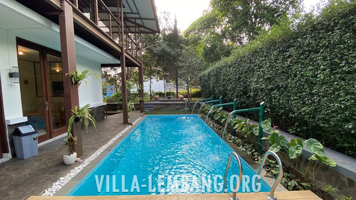 Villa JB 8, Sewa Villa Kampung Daun kolam renang