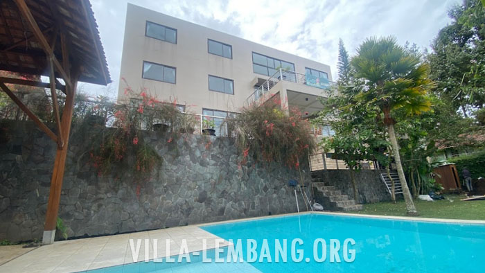 Villa Kapasitas untuk Rombongan 40 Orang di Lembang private pool