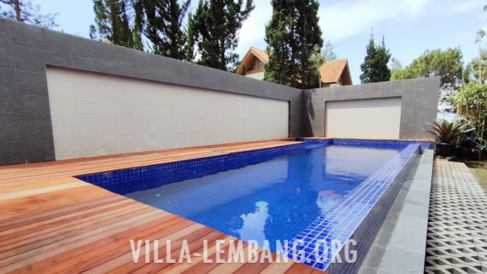 Villa Keluarga di Lembang Kapasitas Besar untuk 20 Orang private pool