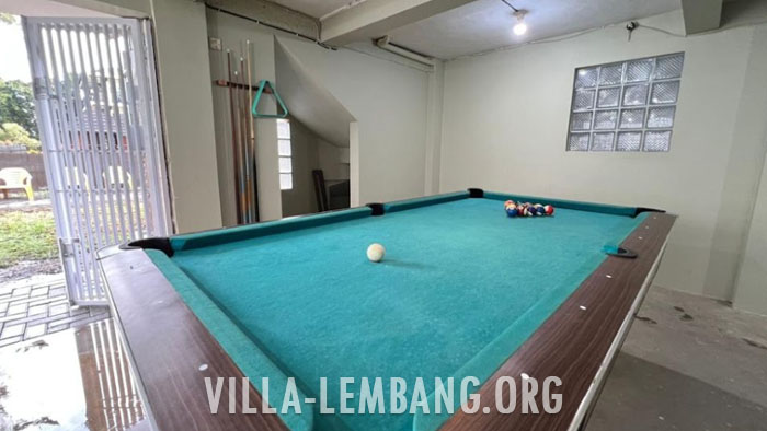Villa Lembang Bandung untuk Rombongan Besar 30 Orang ada biliard