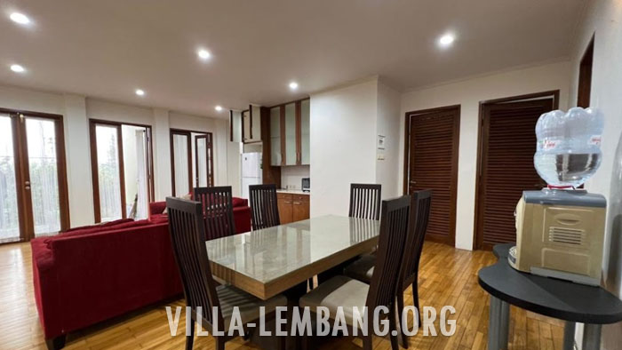 Villa Lembang Bandung untuk Rombongan Besar 30 Orang ruangan besar