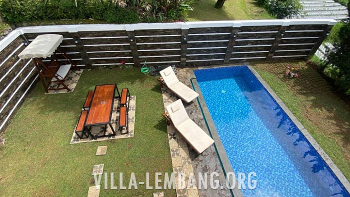 Villa MRGN, Villa Istana Bunga kolam renang