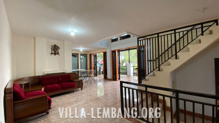 Villa PHX, Villa Istana Bunga bandung