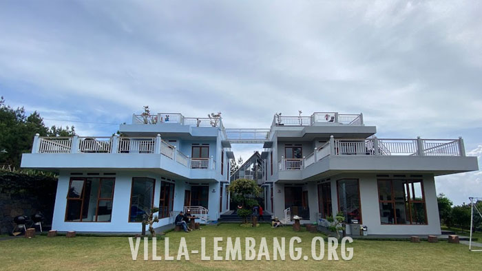 Villa Qmoz, Sewa Villa Lembang kolam renang