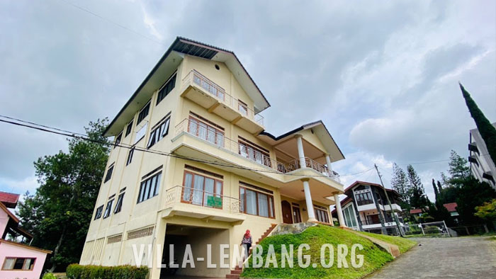 Villa Rombongan Kapasitas 35 Orang di Lembang Bandung fasilitas lengkap