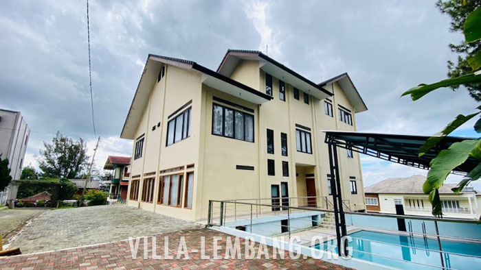 Villa Rombongan Kapasitas 35 Orang di Lembang Bandung kumplit