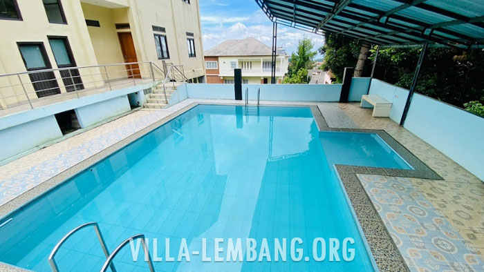 Villa Rombongan Kapasitas 35 Orang di Lembang Bandung private pool