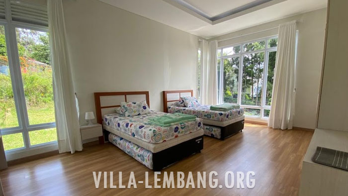 Villa Trisan 3, sewa villa istana bunga 4 kamar