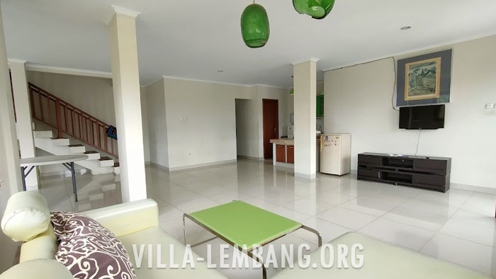 Villa Yellow, Sewa Villa Lembang 20 orang