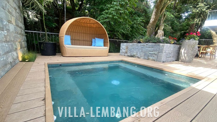 Villa di Kampung Daun Lembang Kapasitas 40 Orang private pool