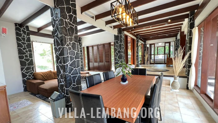 Villa di Lembang 5 Kamar Kapasitas 25 Orang villa lembang