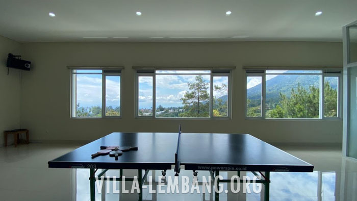 Villa di Lembang Cocok untuk Gathering dan Acara Perusahaan ada ruang aula