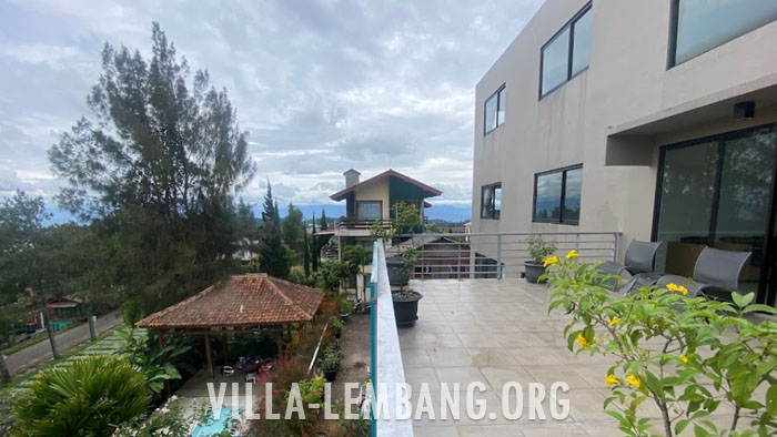 harga Villa Kapasitas untuk Rombongan 40 Orang di Lembang