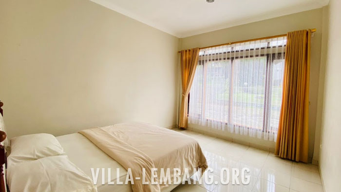 harga murah Villa Rombongan Kapasitas 35 Orang di Lembang Bandung